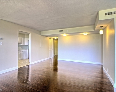 3111 Bel Air Drive - Photo Thumbnail 1