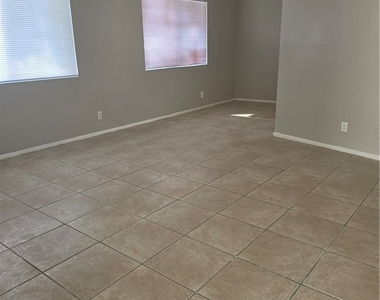 4751 Terra Linda Avenue - Photo Thumbnail 2