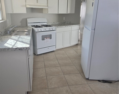 4751 Terra Linda Avenue - Photo Thumbnail 4