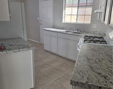 4751 Terra Linda Avenue - Photo Thumbnail 3