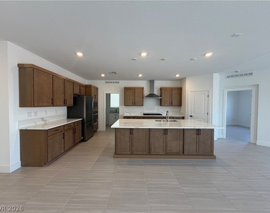 10138 Daleview Street - Photo Thumbnail 7