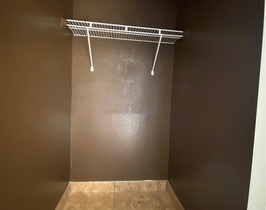 7255 W Sunset Road - Photo Thumbnail 13