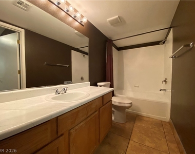 7255 W Sunset Road - Photo Thumbnail 15