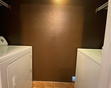 7255 W Sunset Road - Photo Thumbnail 17