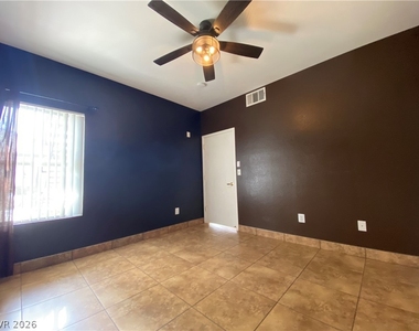 7255 W Sunset Road - Photo Thumbnail 10