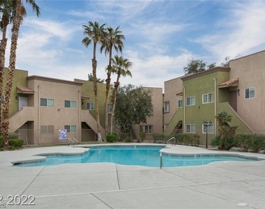 1814 N Decatur Boulevard - Photo Thumbnail 14