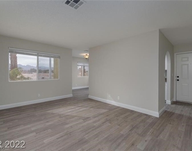 1814 N Decatur Boulevard - Photo Thumbnail 3