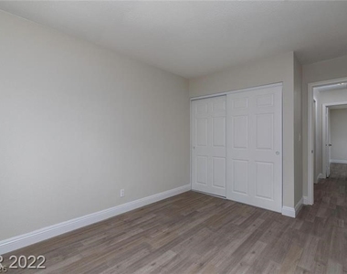 1814 N Decatur Boulevard - Photo Thumbnail 12