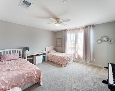 8448 Vulturo Avenue - Photo Thumbnail 29