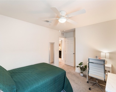 8448 Vulturo Avenue - Photo Thumbnail 25