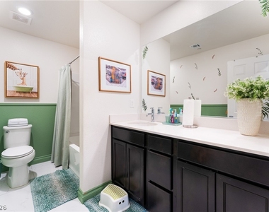 8448 Vulturo Avenue - Photo Thumbnail 28