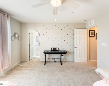 8448 Vulturo Avenue - Photo Thumbnail 30