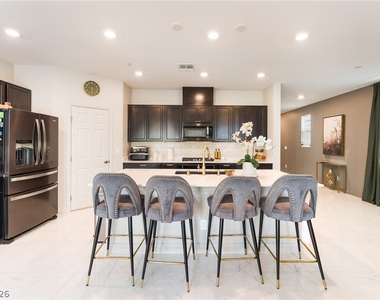 8448 Vulturo Avenue - Photo Thumbnail 7