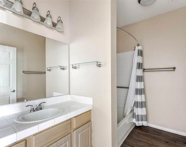 5250 S Rainbow Boulevard - Photo Thumbnail 16