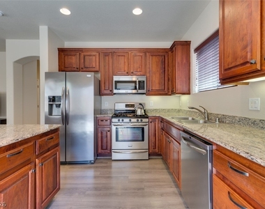 3305 Umbria Gardens Avenue - Photo Thumbnail 14