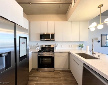 353 E Bonneville Avenue - Photo Thumbnail 3