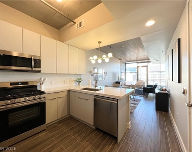 353 E Bonneville Avenue - Photo Thumbnail 2