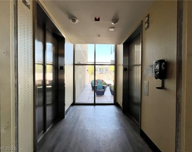 353 E Bonneville Avenue - Photo Thumbnail 9