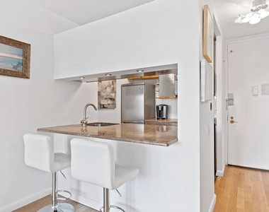 West 43rd Street - Photo Thumbnail 2