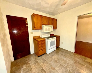 99 Castle Creek Road - Photo Thumbnail 10