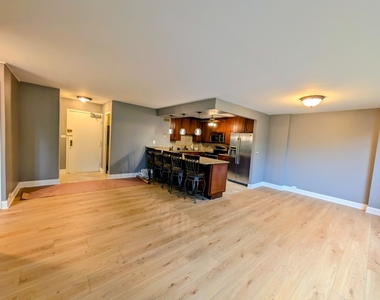 3550 Lake Shore Drive - Photo Thumbnail 4