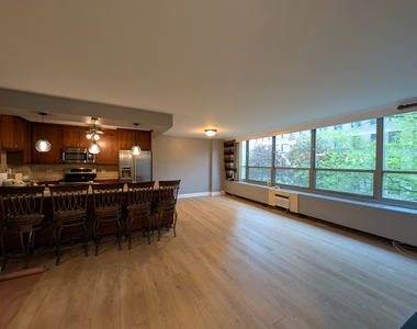 3550 Lake Shore Drive - Photo Thumbnail 3