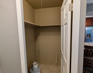3550 Lake Shore Drive - Photo Thumbnail 6