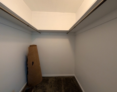 3550 Lake Shore Drive - Photo Thumbnail 8