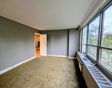 3550 Lake Shore Drive - Photo Thumbnail 12
