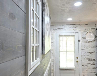 3596 Indian Rock Road Sw - Photo Thumbnail 4