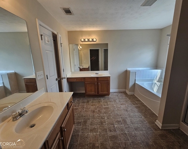 45 Manchester Lane - Photo Thumbnail 10