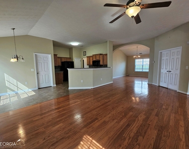 45 Manchester Lane - Photo Thumbnail 5