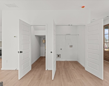101 Carroll Circle - Photo Thumbnail 12