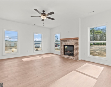 101 Carroll Circle - Photo Thumbnail 10