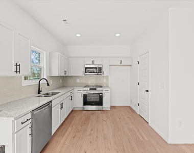 101 Carroll Circle - Photo Thumbnail 5