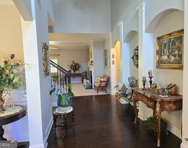503 Bryant Lake Boulevard - Photo Thumbnail 3