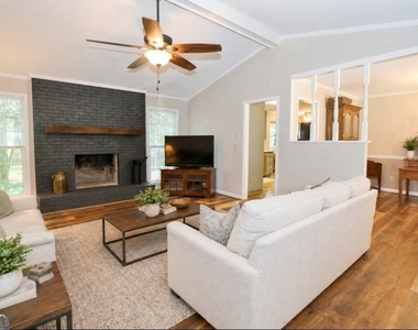 3406 Salem East Drive Se - Photo Thumbnail 5
