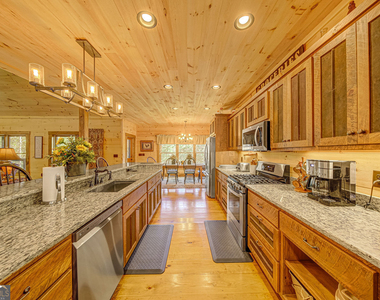 380 Biguns Boulevard - Photo Thumbnail 16