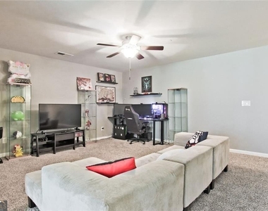 112 Davina Drive - Photo Thumbnail 30