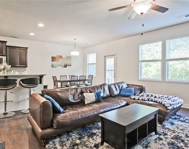 112 Davina Drive - Photo Thumbnail 7