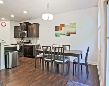 112 Davina Drive - Photo Thumbnail 10