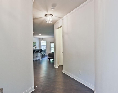 112 Davina Drive - Photo Thumbnail 3