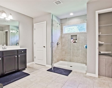112 Davina Drive - Photo Thumbnail 21