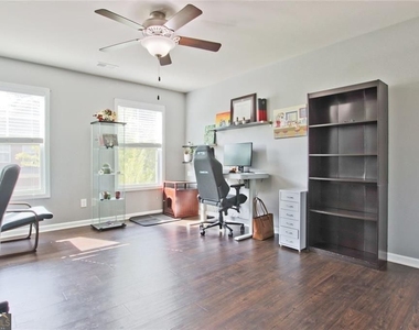 112 Davina Drive - Photo Thumbnail 23