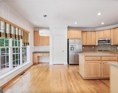 2024 Wrights Mill Circle Ne - Photo Thumbnail 2