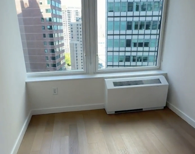 Water Street, New York, NY 10038 - Photo Thumbnail 3