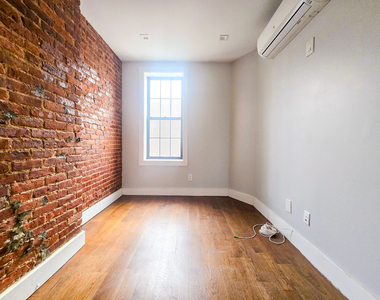 6702 60th Street - Photo Thumbnail 10