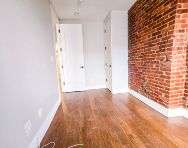 6702 60th Street - Photo Thumbnail 11