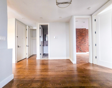 6702 60th Street - Photo Thumbnail 4