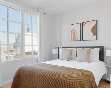 251 Front Street - Photo Thumbnail 7